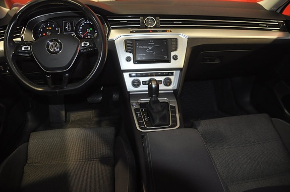 Volkswagen Passat 6 of 21
