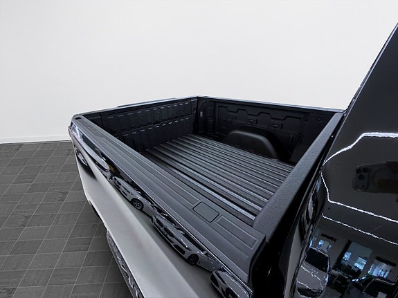 Chevrolet Silverado 1500 16 of 22