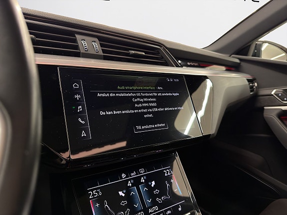 Audi e-tron 19 of 23