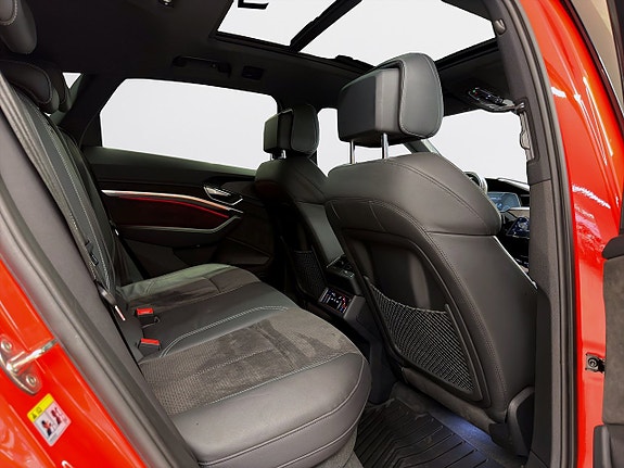 Audi e-tron 8 of 23