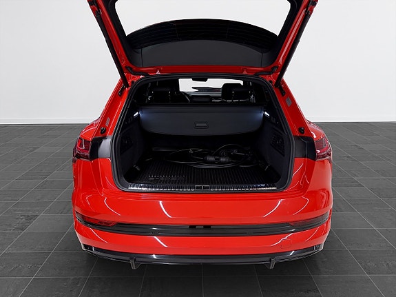 Audi e-tron 14 of 23
