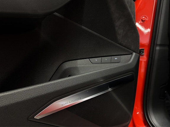 Audi e-tron 10 of 23