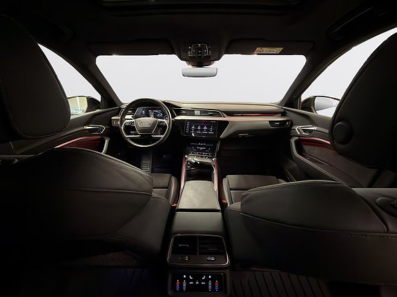 Audi e-tron 9 of 23