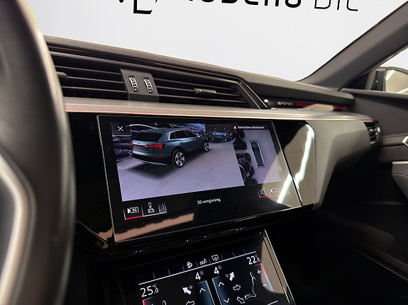 Audi e-tron 22 of 23