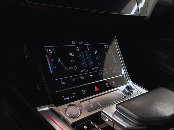 Audi e-tron 17 of 23