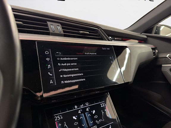 Audi e-tron 21 of 23