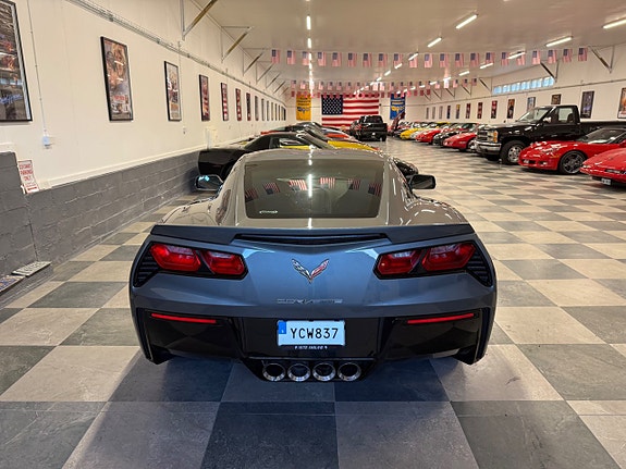Chevrolet Corvette 10 of 30