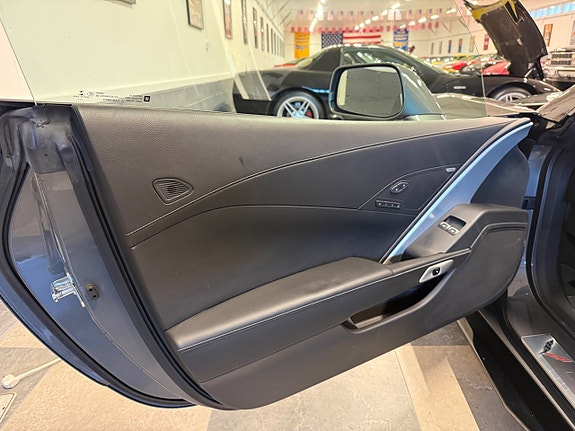 Chevrolet Corvette 28 of 30
