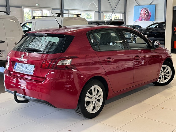 Peugeot 308 4 of 8