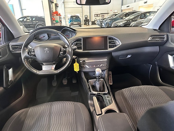 Peugeot 308 7 of 8