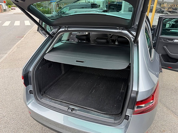 Skoda Superb 22 of 30