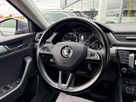 Skoda Superb 12 of 30