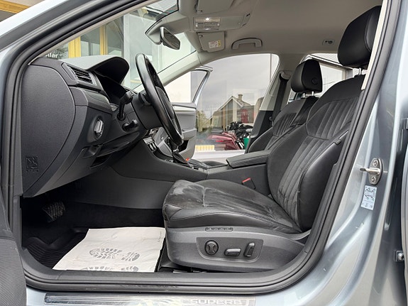 Skoda Superb 9 of 30