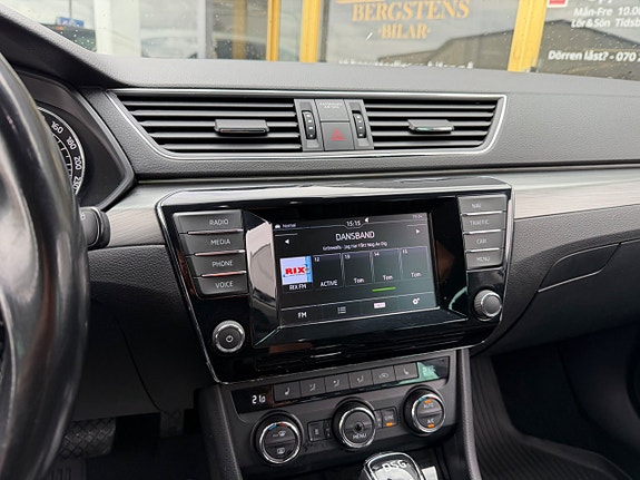 Skoda Superb 14 of 30
