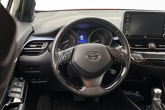 Toyota C-HR 11 of 27