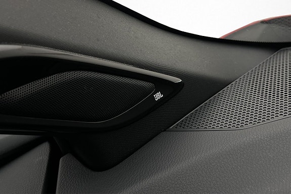 Toyota C-HR 12 of 27