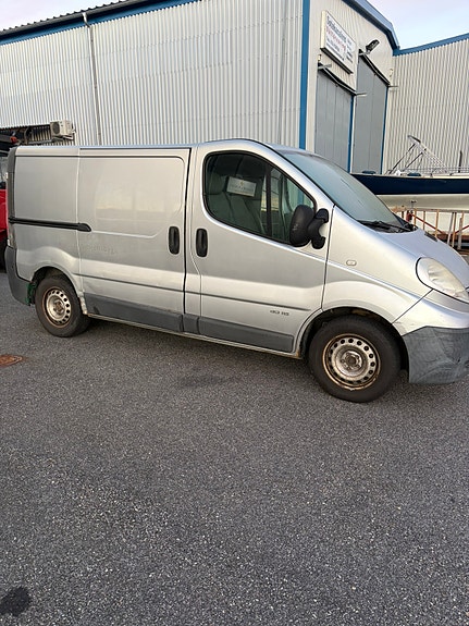 Nissan Primastar 2 of 4