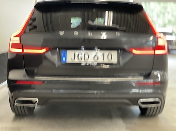 Volvo V60 Cross Country 8 of 27