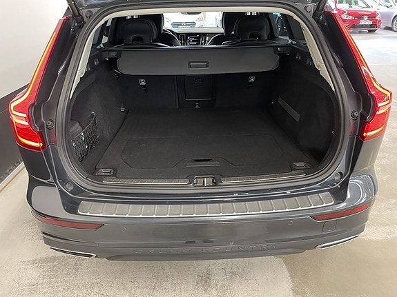 Volvo V60 Cross Country 27 of 27