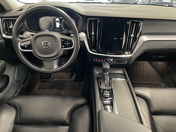 Volvo V60 Cross Country 13 of 27