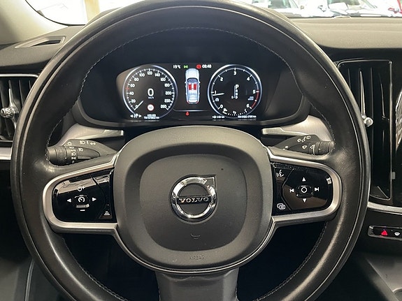 Volvo V60 Cross Country 14 of 27