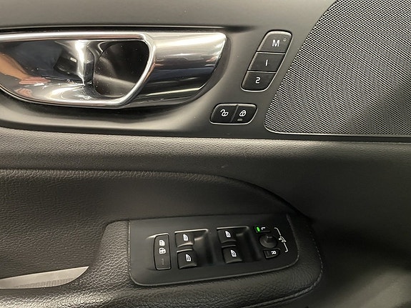 Volvo V60 Cross Country 17 of 27