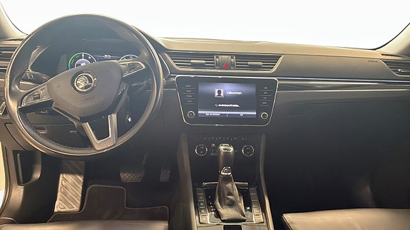 Skoda Superb 10 of 12