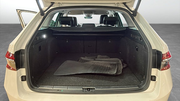 Skoda Superb 12 of 12