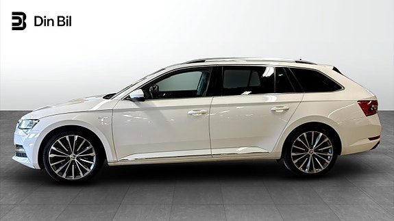 Skoda Superb 2 of 12