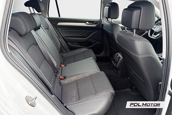 Volkswagen Passat Alltrack 10 of 12