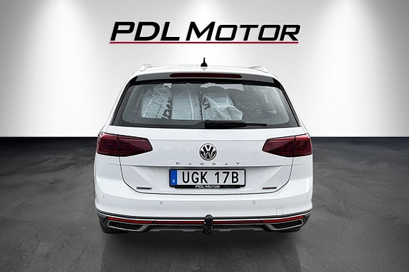 Volkswagen Passat Alltrack 5 of 12