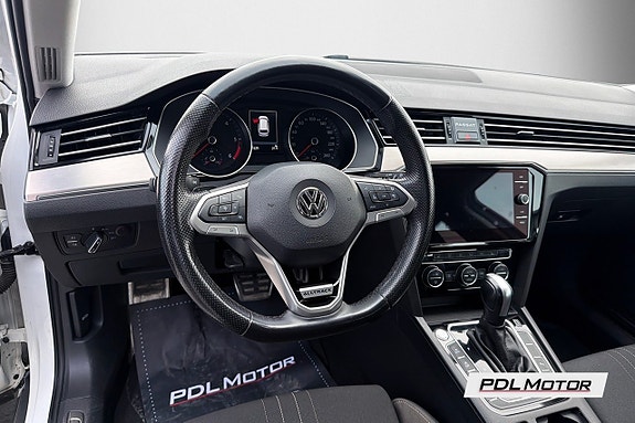 Volkswagen Passat Alltrack 11 of 12