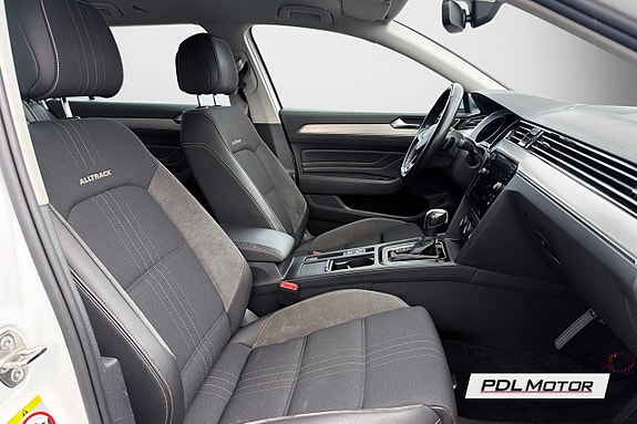 Volkswagen Passat Alltrack 8 of 12