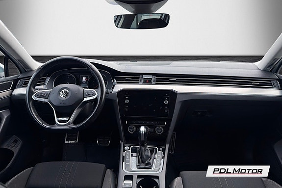 Volkswagen Passat Alltrack 7 of 12