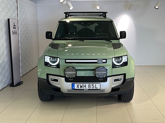 Land Rover Defender 110 2 of 13