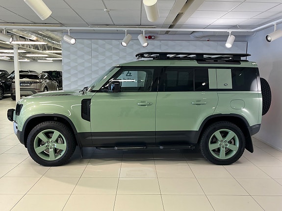 Land Rover Defender 110 5 of 13