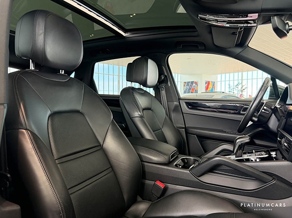 Porsche Cayenne 6 of 25