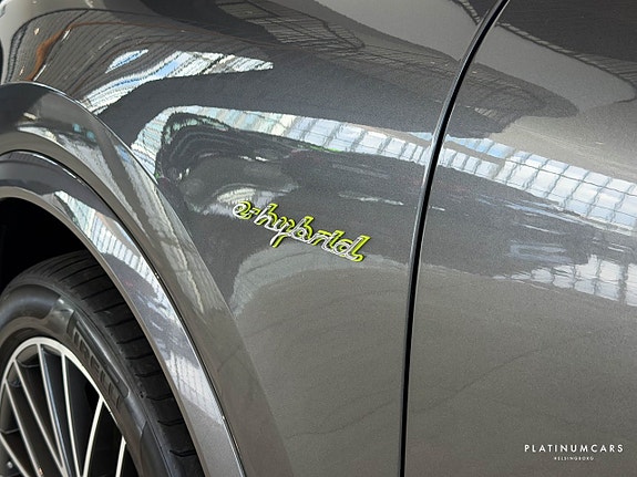 Porsche Cayenne 24 of 25