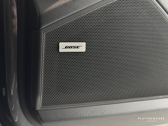 Porsche Cayenne 15 of 25