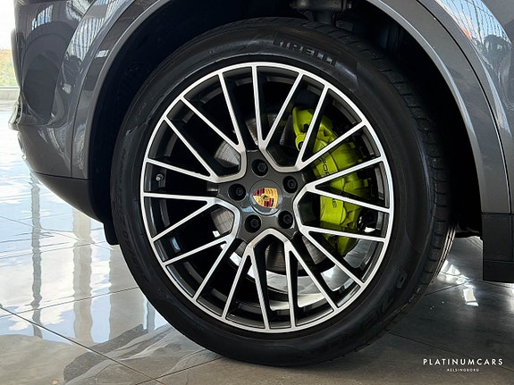 Porsche Cayenne 25 of 25