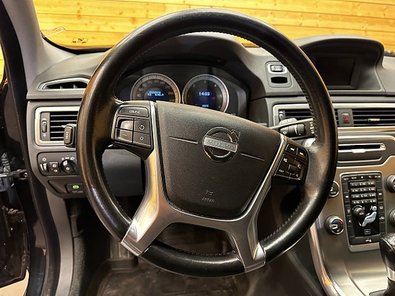 Volvo V70 12 of 23