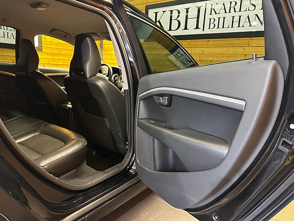 Volvo V70 16 of 23