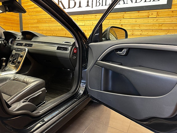 Volvo V70 19 of 23