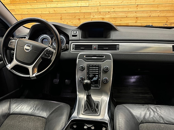Volvo V70 18 of 23