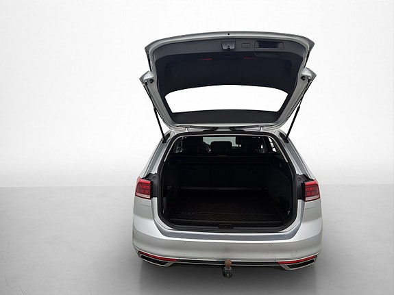 Volkswagen Passat 24 of 25