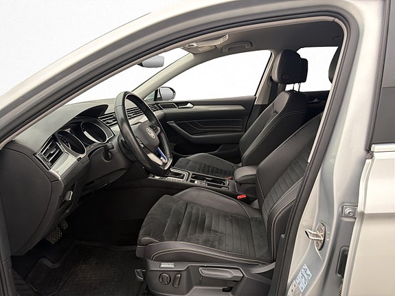 Volkswagen Passat 9 of 25