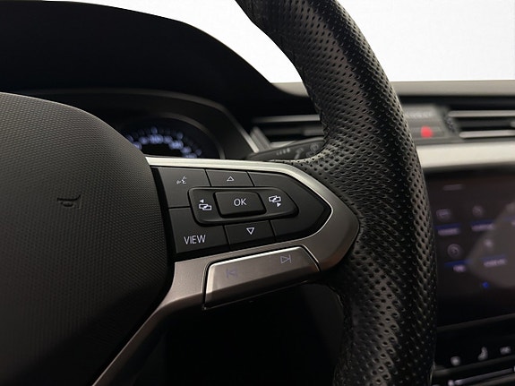 Volkswagen Passat 17 of 25