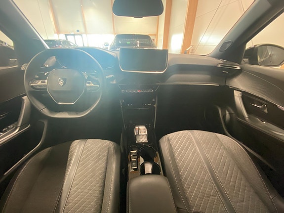 Peugeot 2008 9 of 18