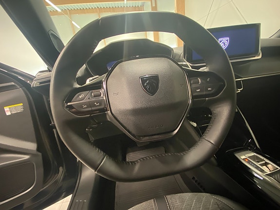 Peugeot 2008 8 of 18