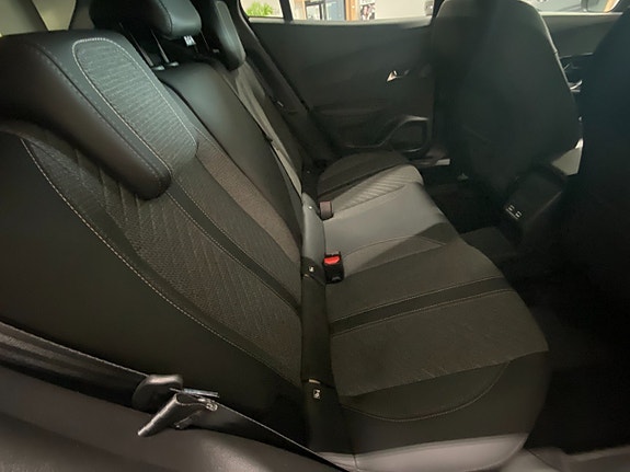 Peugeot 2008 17 of 18